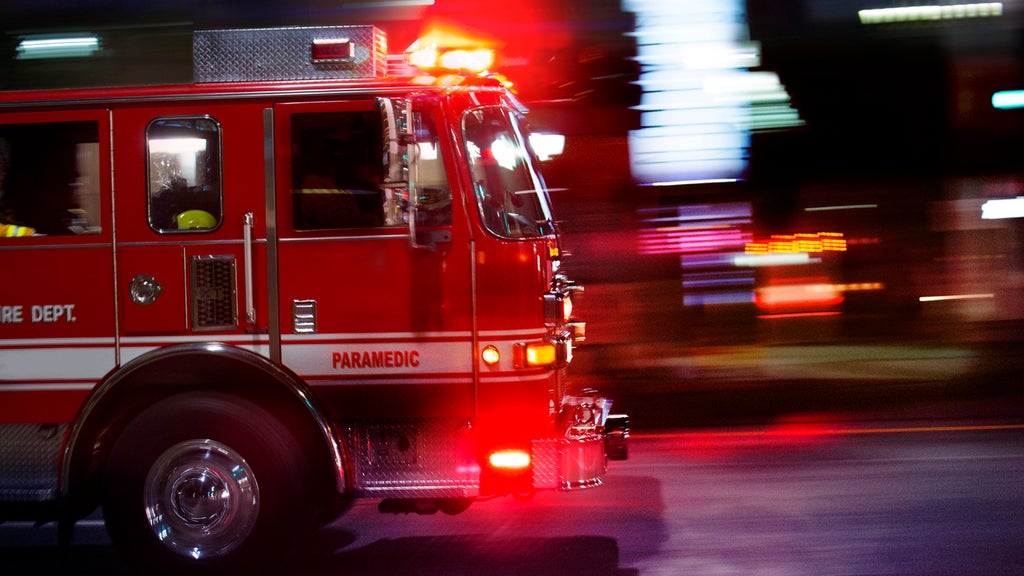 Crews battle structure fire in Victoria neighborhood, city officials say — WCCO / CBS Minnesota, Edina Community news