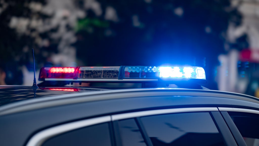 Shelter-in-place issued in Burnsville after shooting injures 1 — WCCO / CBS Minnesota, Edina Community news