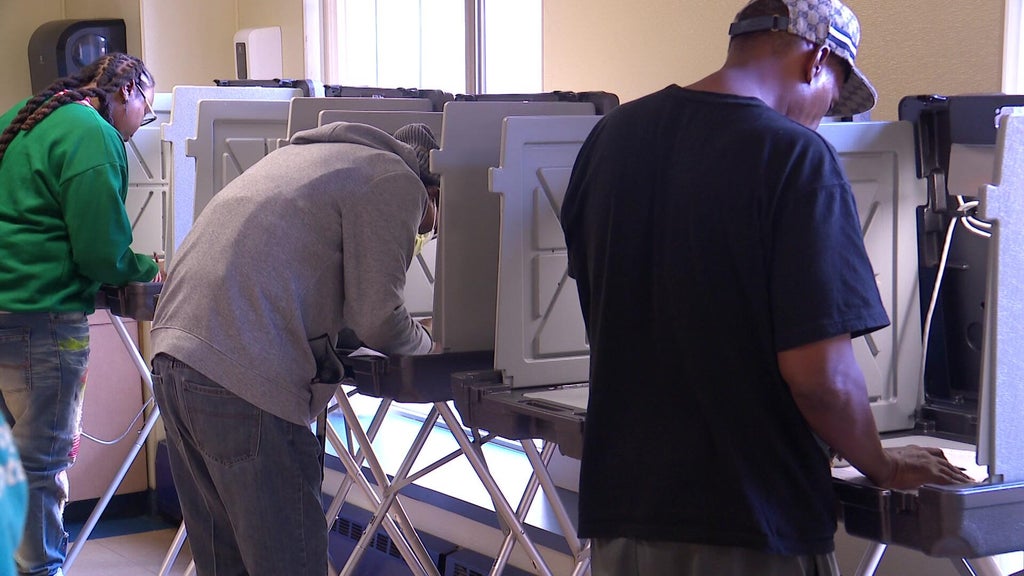 Catholic Charities helps Minnesota's unhoused vote ahead of midterms — WCCO / CBS Minnesota, Edina Sports news