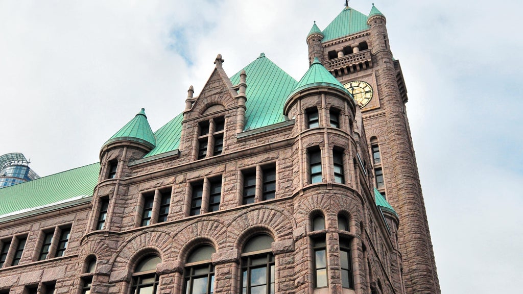 Minneapolis council votes 9-4 to eliminate safety office; Mayor Frey meeting with council members — Edina Government news