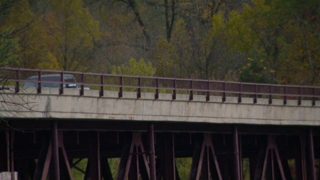 Businesses near Osceola brace as Highway 243 bridge set to close — WCCO / CBS Minnesota, Edina Business news