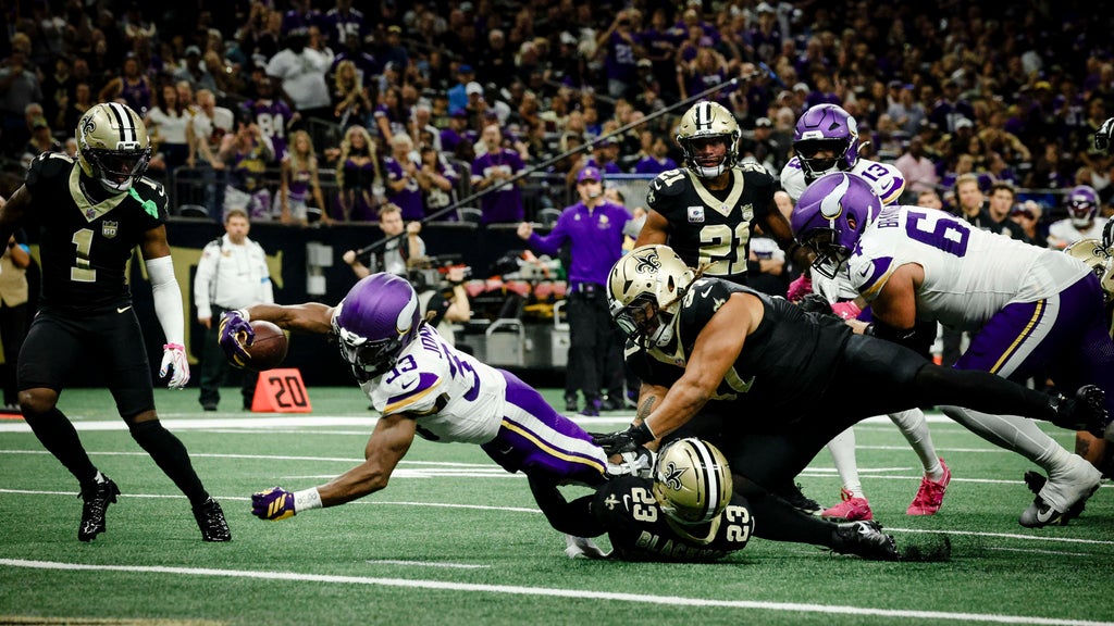 Jefferson, Jones, Murray all produce to help the unbeaten Vikings top Saints 23-13 โ WCCO / CBS Minnesota, Edina Sports news
