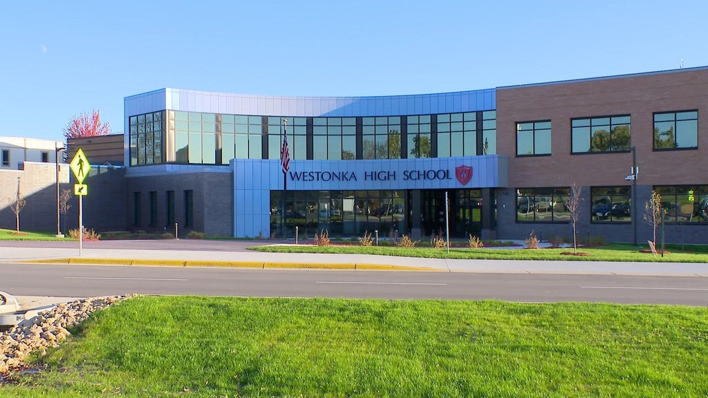 Westonka schools develop AI policymaking group to prepare for evolving technology — WCCO / CBS Minnesota, Edina Technology news