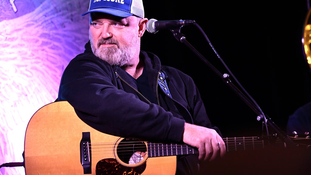 Zac Brown Band founding member raising awareness of ALS with "Hop on a Cure" nonprofit — WCCO / CBS Minnesota, Edina Community news