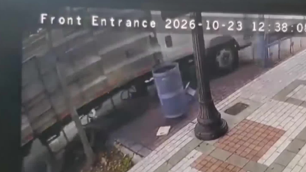 Landscaping truck crashes into bus bench, 3 North Miami businesses, sending 2 passengers to the hospital — CBS Miami, Edina Real Estate news