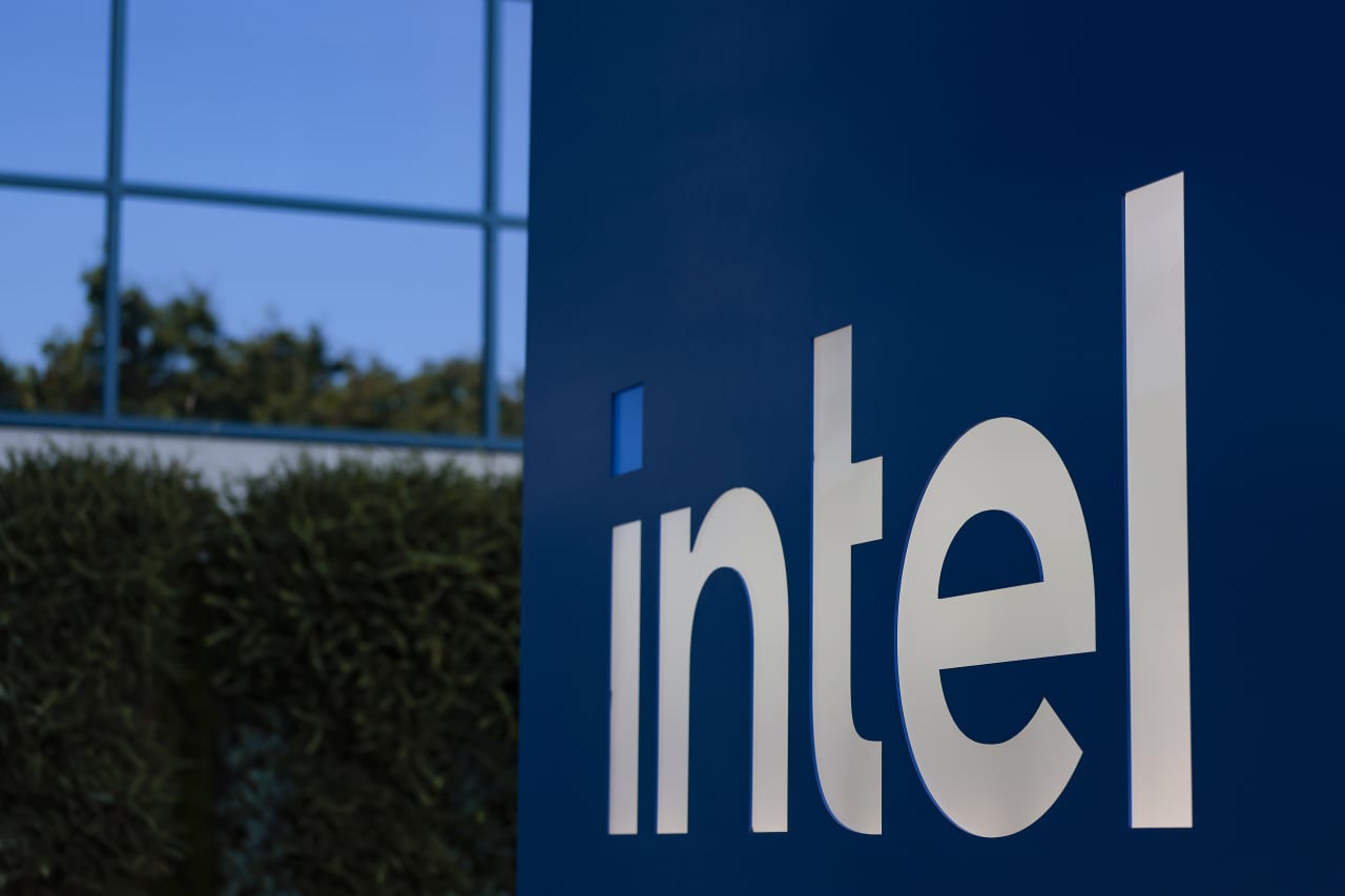 Why a former Intel skeptic is giving up his negative call on the stock after four years — MarketWatch