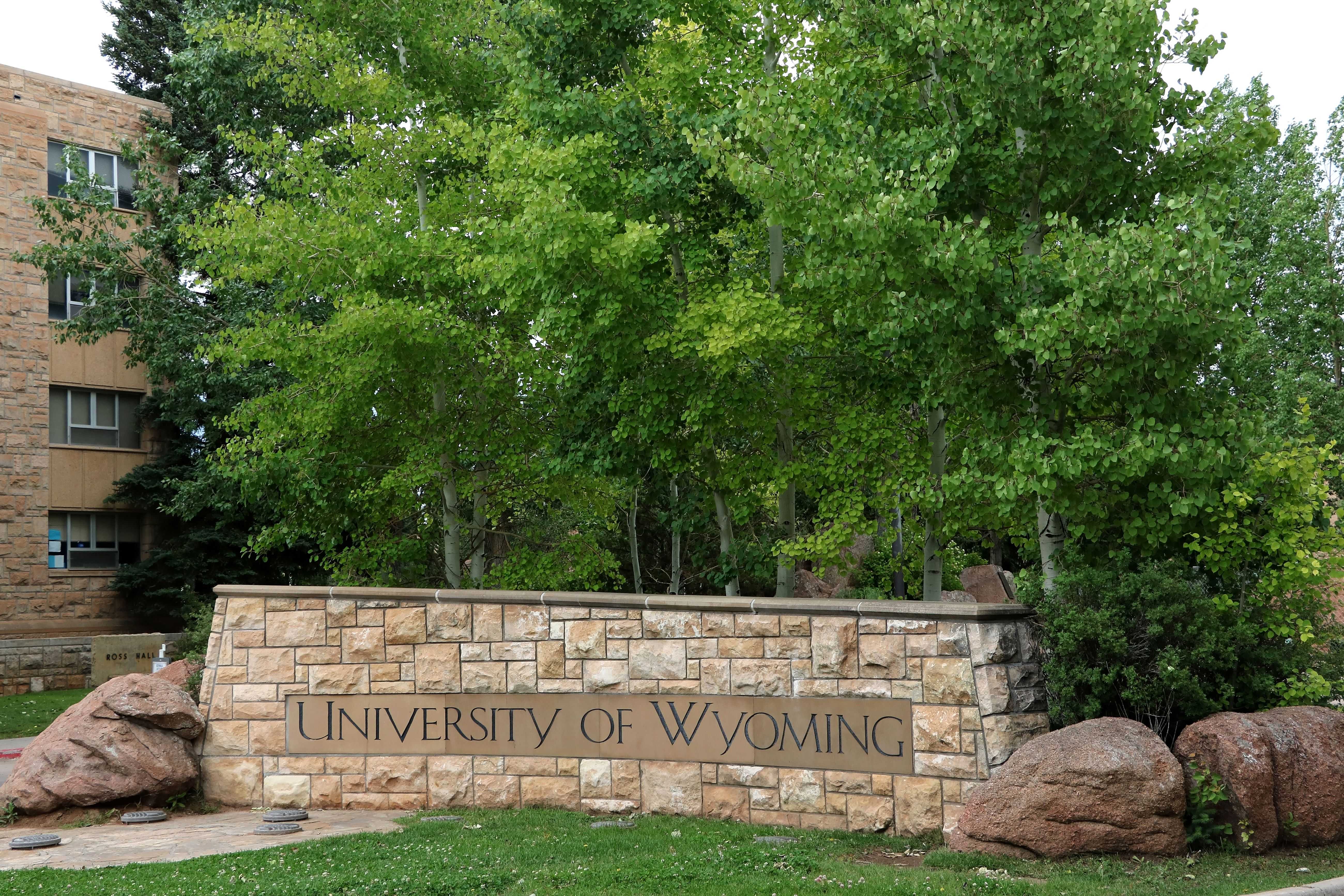 A Wyoming grad student who allegedly poisoned a colleague has been arrested fleeing to China — WESH 2 Orlando