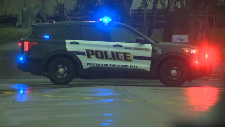Driver arrested on DWI charge after running red light and crashing into car, police say — KENS 5 (San Antonio), Edina Health news